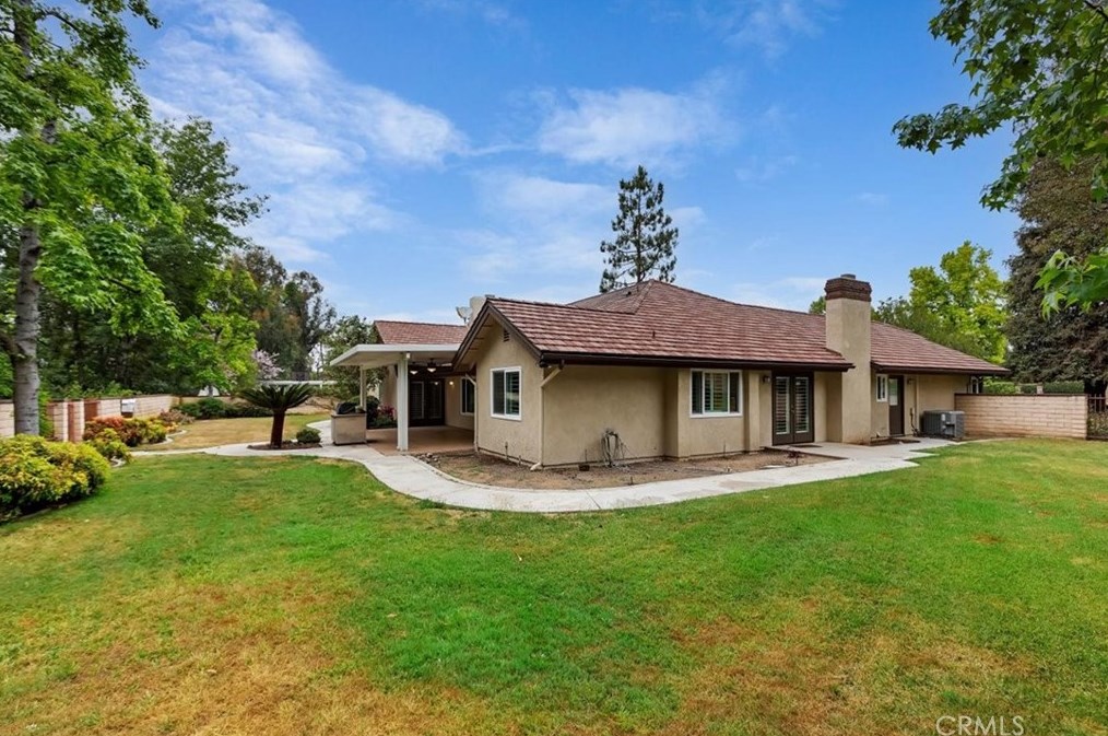 1382 Rimroad, Riverside CA  92506-5558 exterior