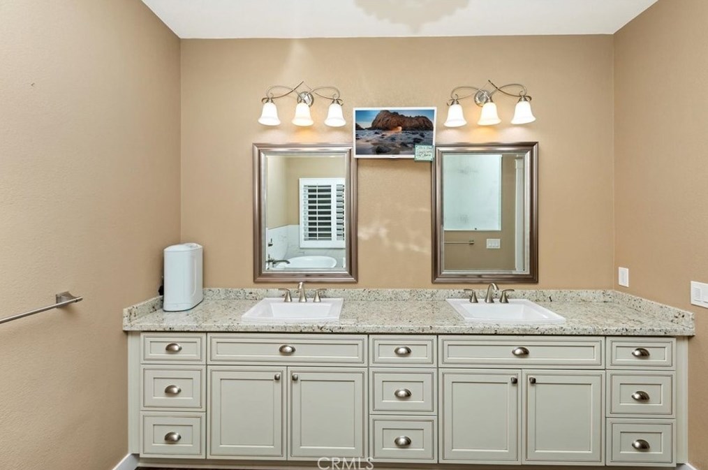 1382 Rimroad, Riverside CA  92506-5558 exterior