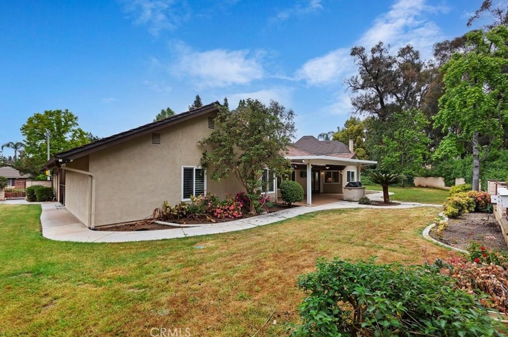 1382 Rimroad, Riverside CA  92506-5558 exterior