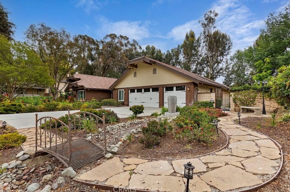 1382 Rimroad, Riverside CA  92506-5558 exterior