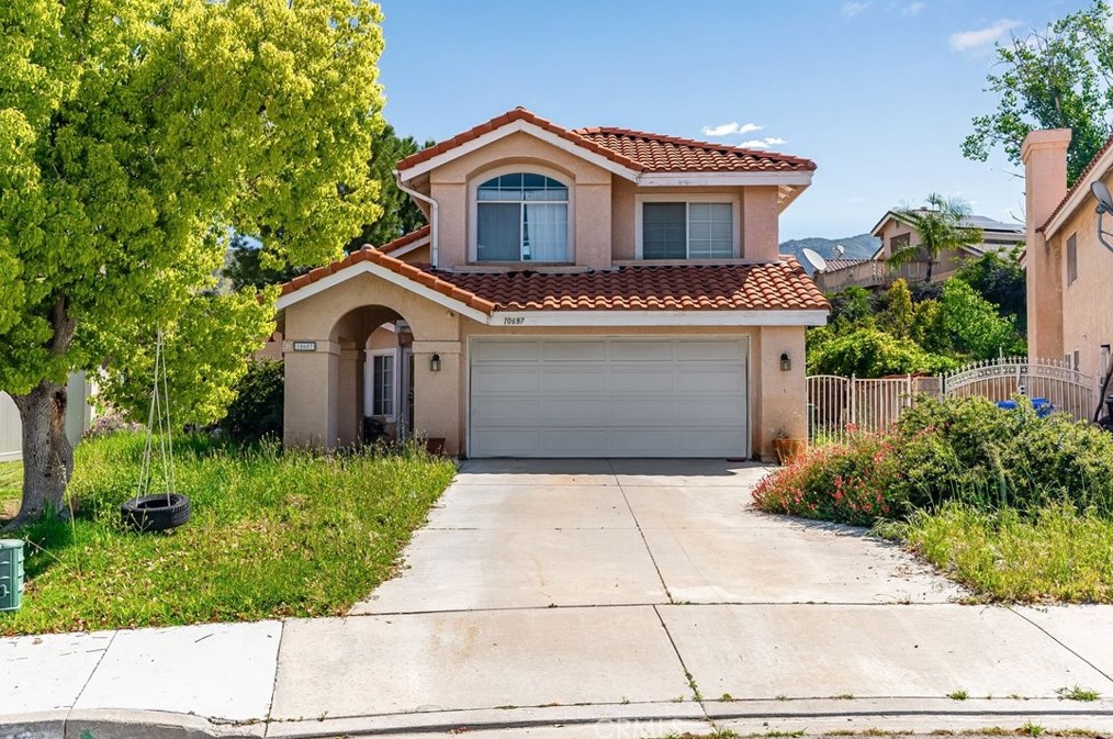 10687 Blue Crest Rd, Yucaipa, CA 92399-5930