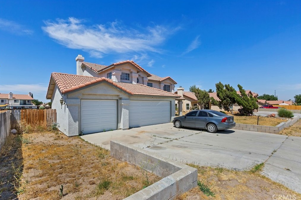 15620 Smoke Tree St, Hesperia, CA 92345