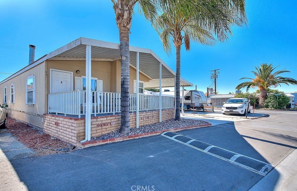 220 S Elk St #64, Hemet, CA 92543