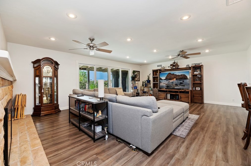 5445 Pinehurst Dr, Riverside CA  92504-1339 exterior