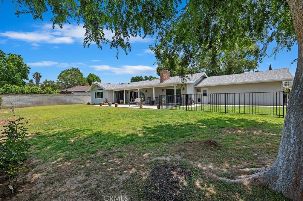 5445 Pinehurst Dr, Riverside CA  92504-1339 exterior