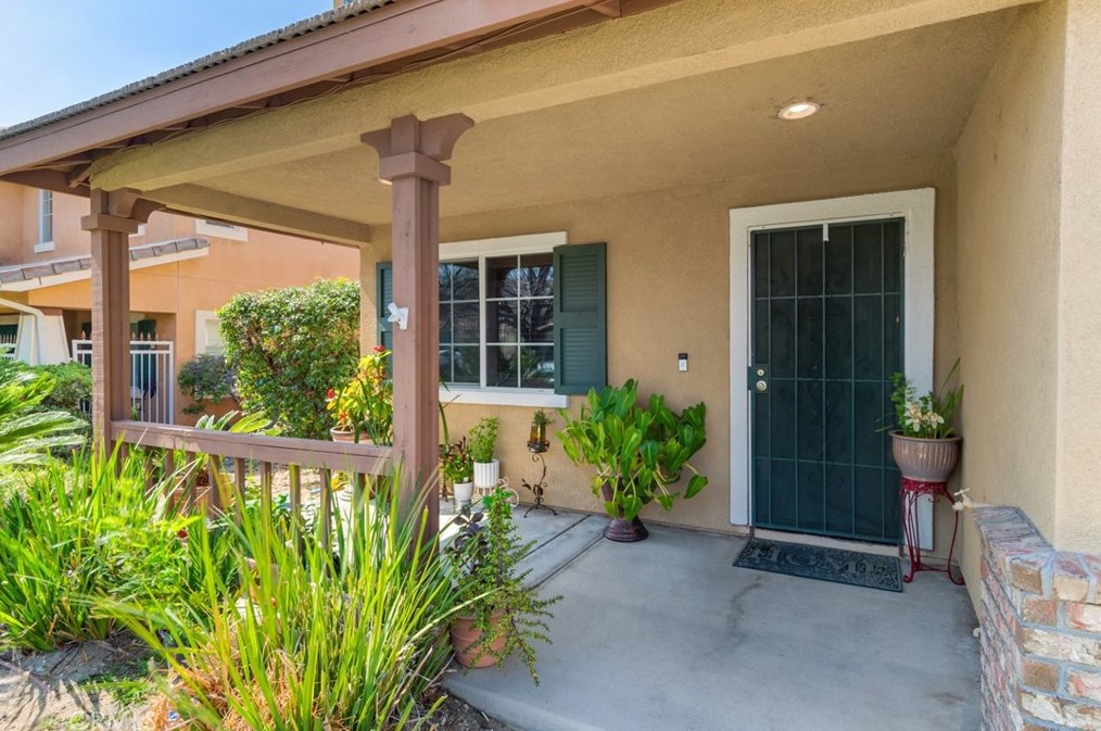 1093 Tangerine Dr, Redlands, CA 92374-1836