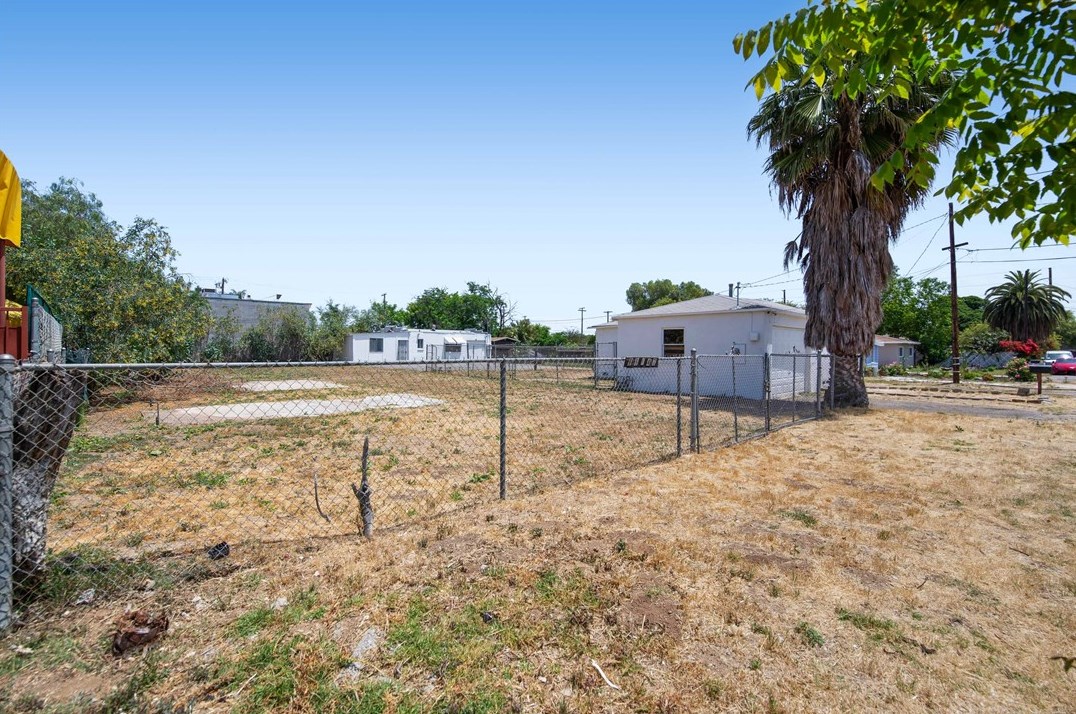 11049 Whitford Ave, Riverside, CA 92505-2730