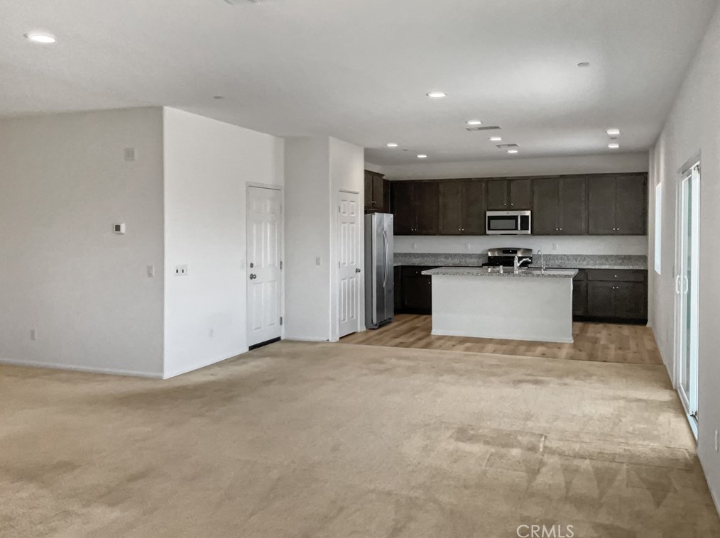 13014 Luna Rd, Victorville, CA 92392-7273