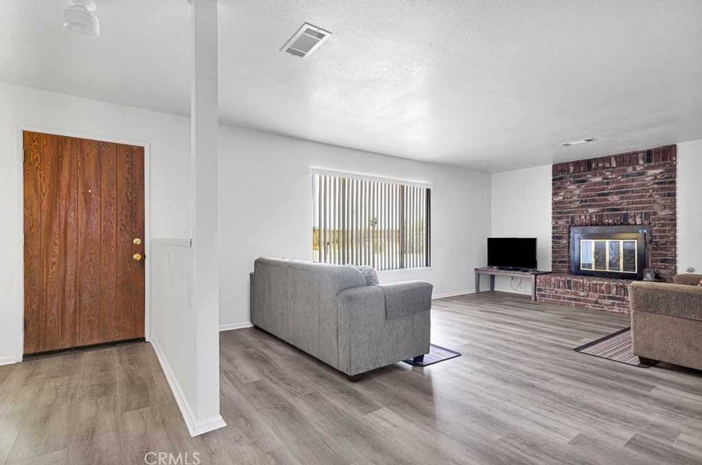 12950 El Rio Rd, Victorville CA  92392-9629 exterior