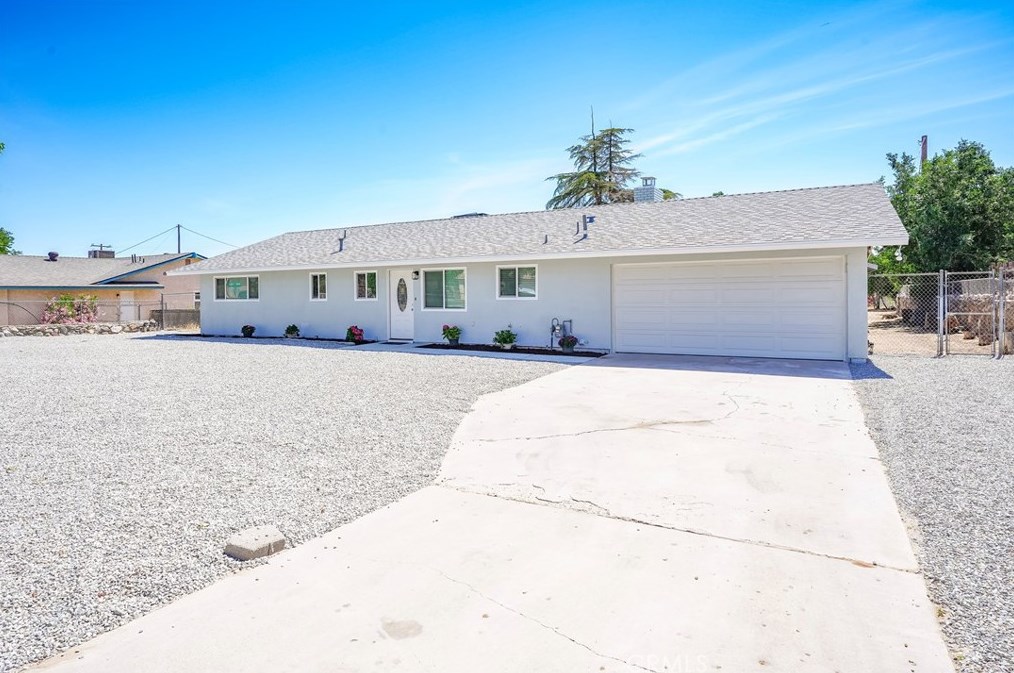 10161 Tamarisk Ave, Hesperia, CA 92345