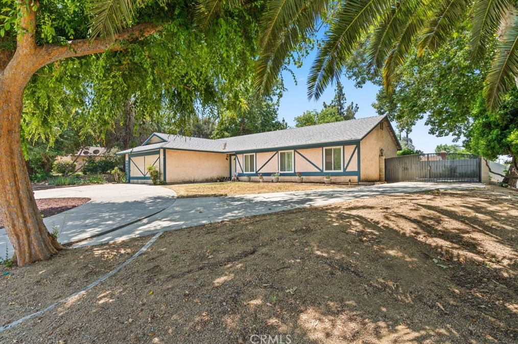 10 Ford St, Redlands CA  92374-6328 exterior