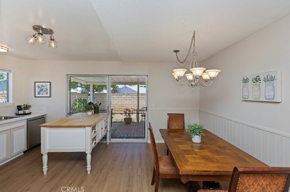 6920 Dorinda Dr, Riverside CA  92503-1145 exterior