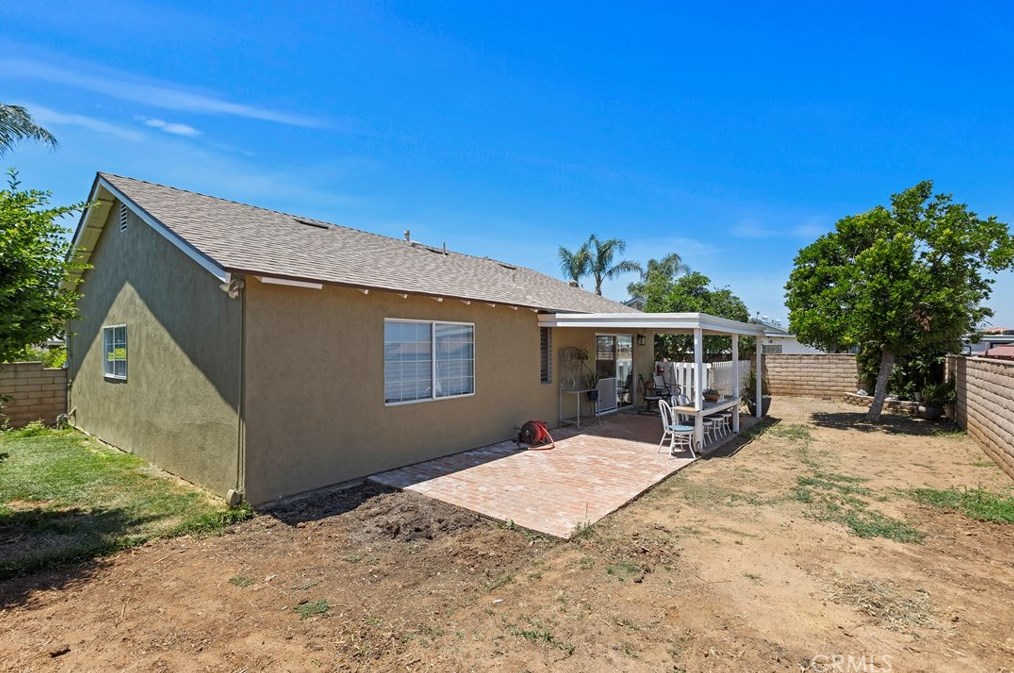 6920 Dorinda Dr, Riverside CA  92503-1145 exterior