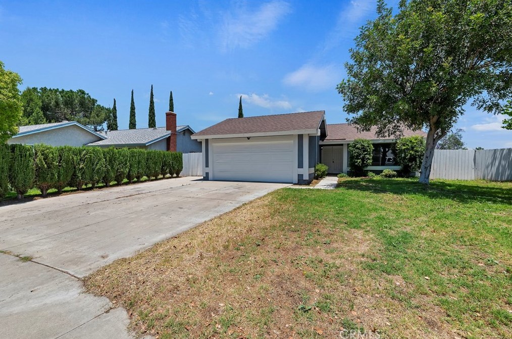 10219 Dunn Ct, Riverside, CA 92503-7717