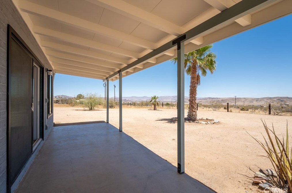 2633 Kickapoo Trl, Yucca Valley CA 92285-3419 exterior