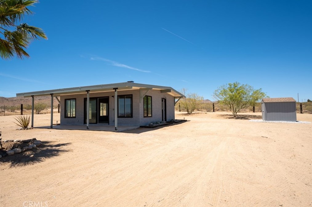 2633 Kickapoo Trl, Yucca Valley CA 92285-3419 exterior
