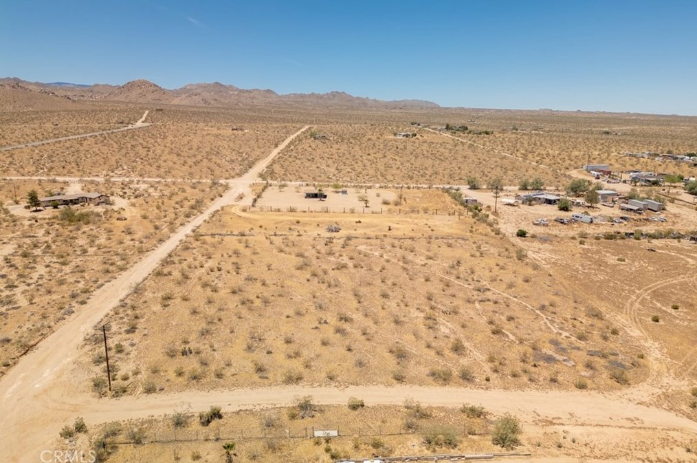 2633 Kickapoo Trl, Yucca Valley CA 92285-3419 exterior