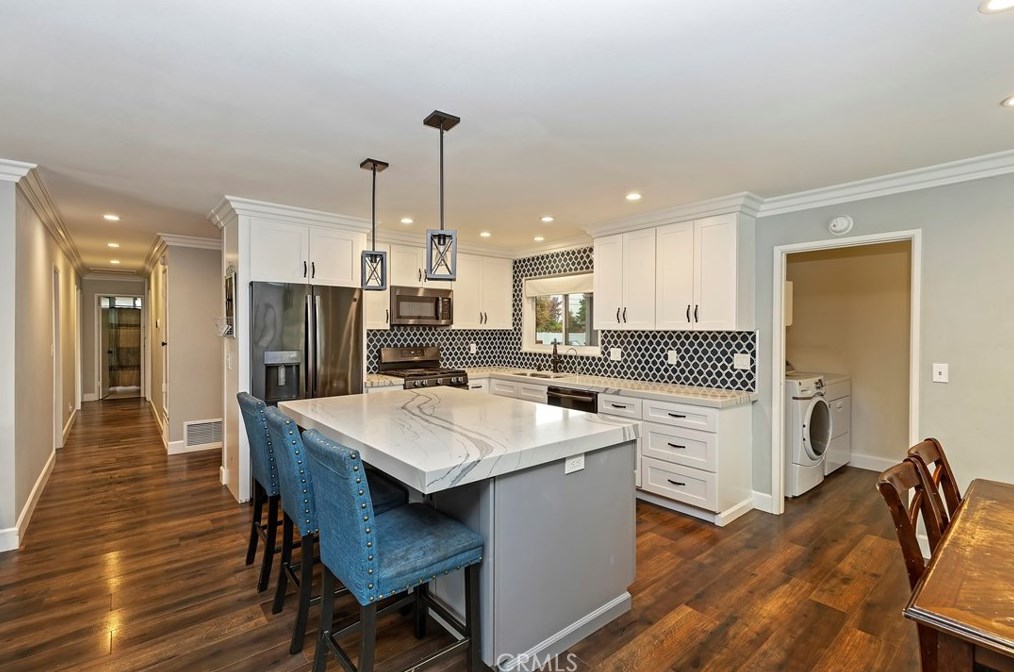 1478 Rosehill Dr, Riverside CA  92507-5965 exterior