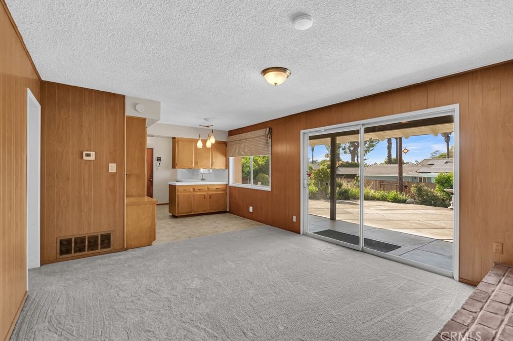 1961 Wetherly Way, Riverside CA 92506-3564 exterior