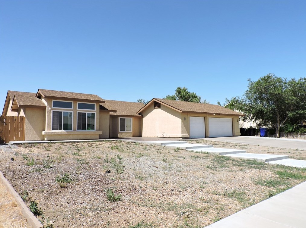 14368 Manzano Rd, Victorville, CA 92392