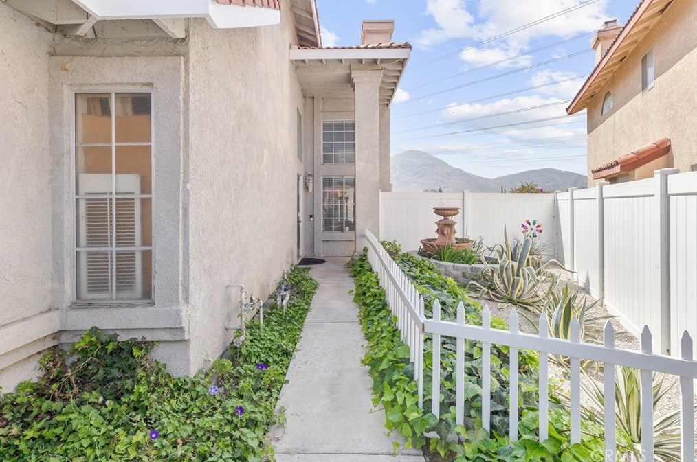 15595 Coleen St, Fontana, CA 92337