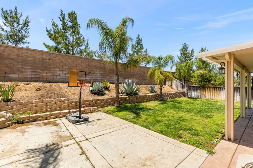 34463 Crenshaw St, Beaumont CA  92223-7448 exterior
