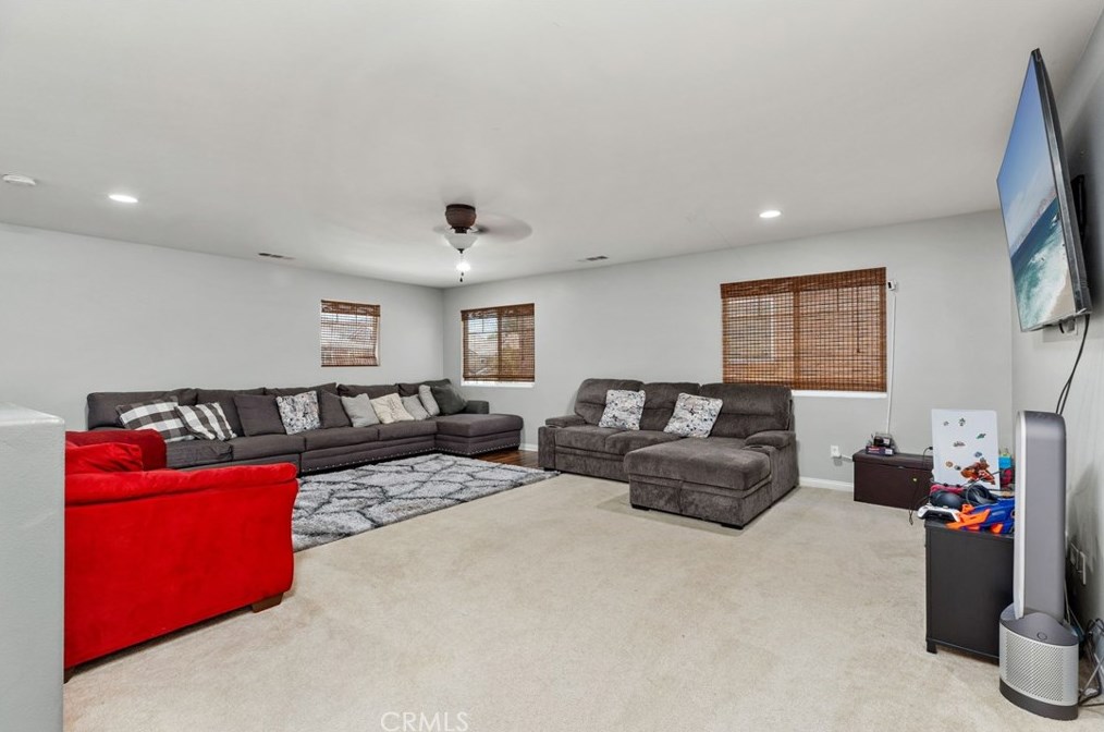 34463 Crenshaw St, Beaumont CA  92223-7448 exterior