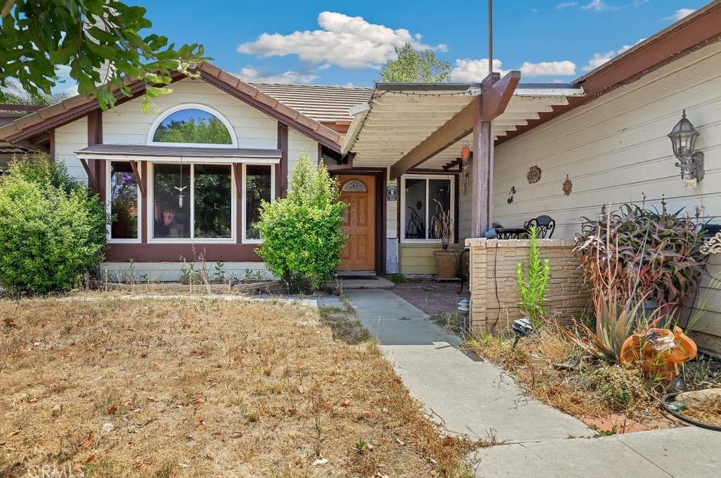 1343 Pera St, Corona, CA 92882-4278
