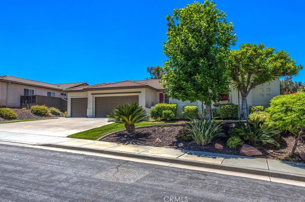 23277 Montalvo Rd, Moreno Valley, CA 92557-3514