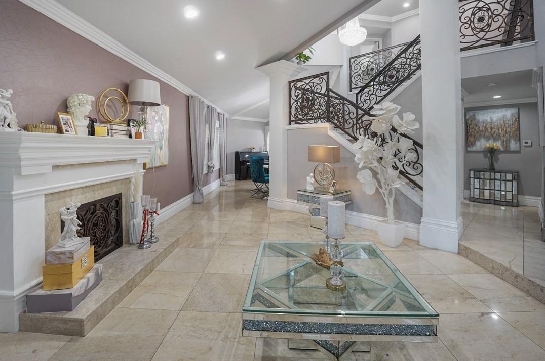 50 Falcon Ridge Dr, Pomona, CA 91766