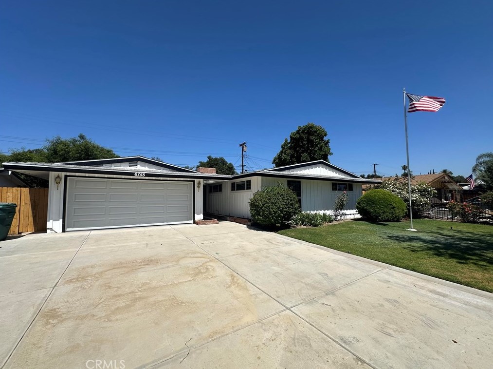 6755 El Cajon Dr, Riverside, CA 92504
