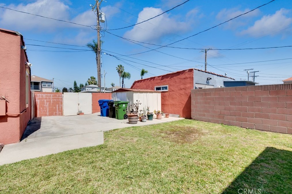 8635 Haas Ave, Los Angeles CA  90047-3220 exterior
