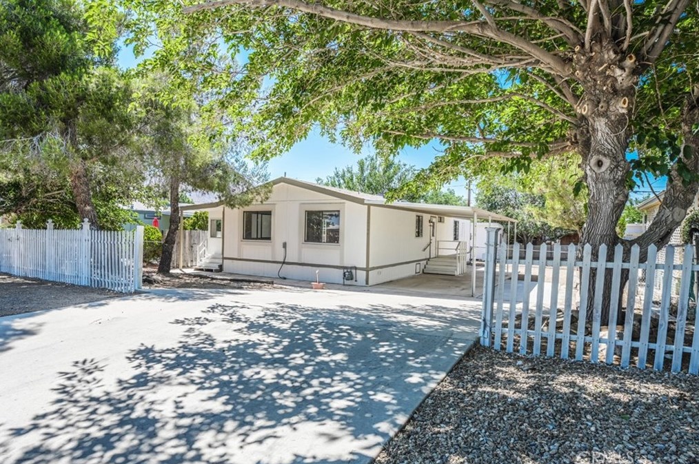 19265 Monterey St, Hesperia, CA 92345