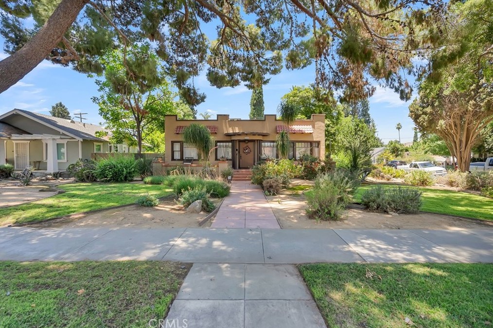 5229 Magnolia Ave, Riverside, CA 92506-1249