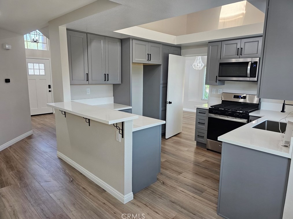 451 E Winchester Dr, Rialto, CA 92376