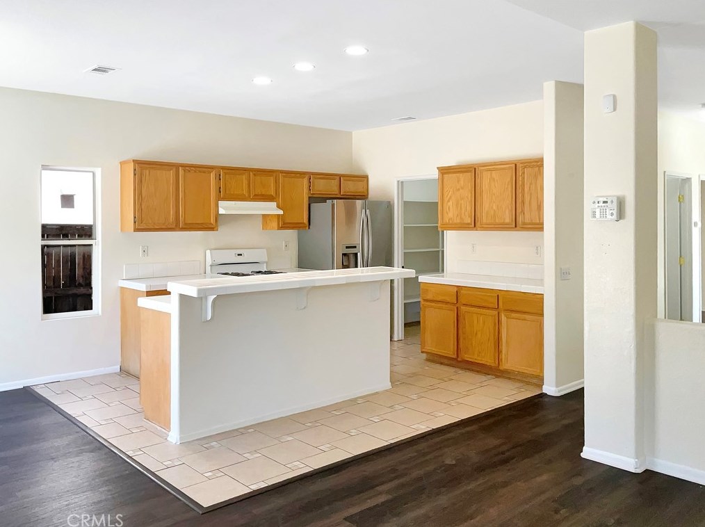 13191 Flint Ln, Victorville, CA 92392