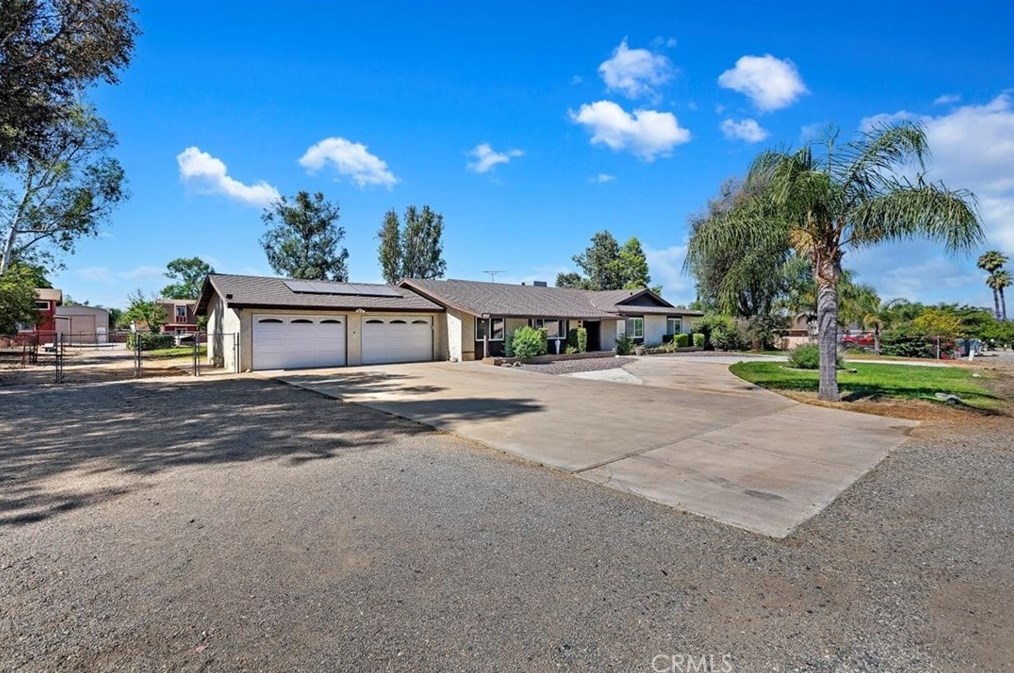 18425 Bert Rd, Riverside, CA 92508-8809