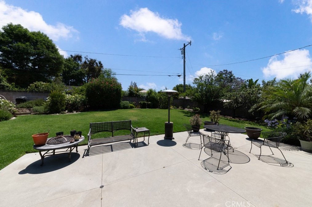 1814 Rosemount Ave, Claremont, CA 91711