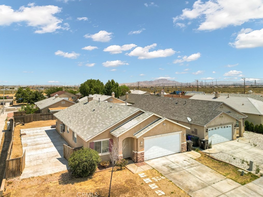 12050 White Oak Ct, Victorville, CA 92392