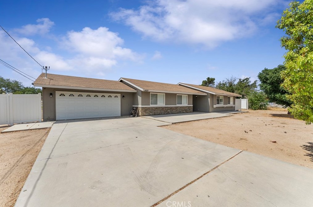 14819 Walnut St, Hesperia, CA 92345