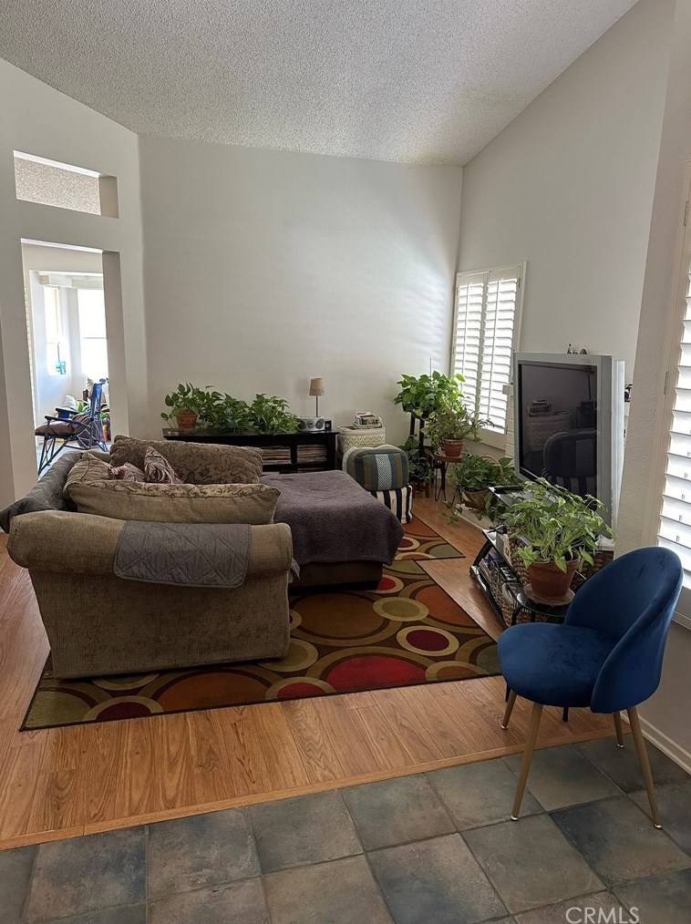 912 Oakland Hills Dr, Banning, CA 92220