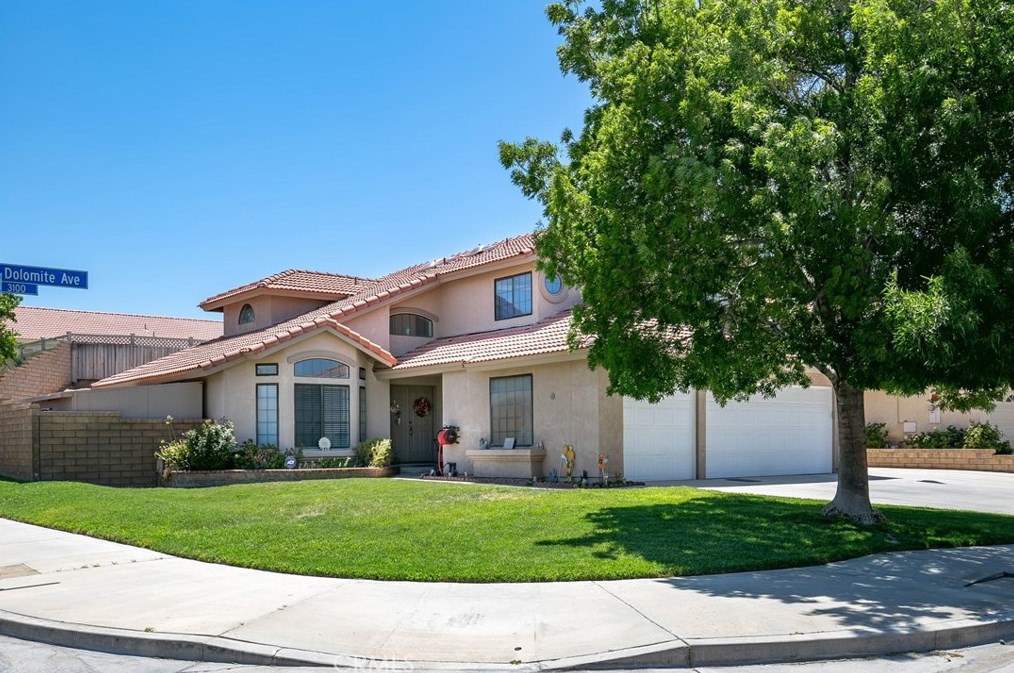 3056 Dolomite Ave, Palmdale, CA 93550