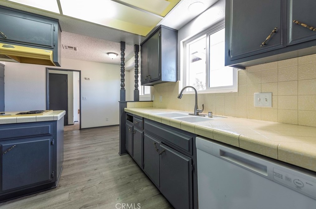 14524 Willow St, Hesperia CA  92345-2725 exterior