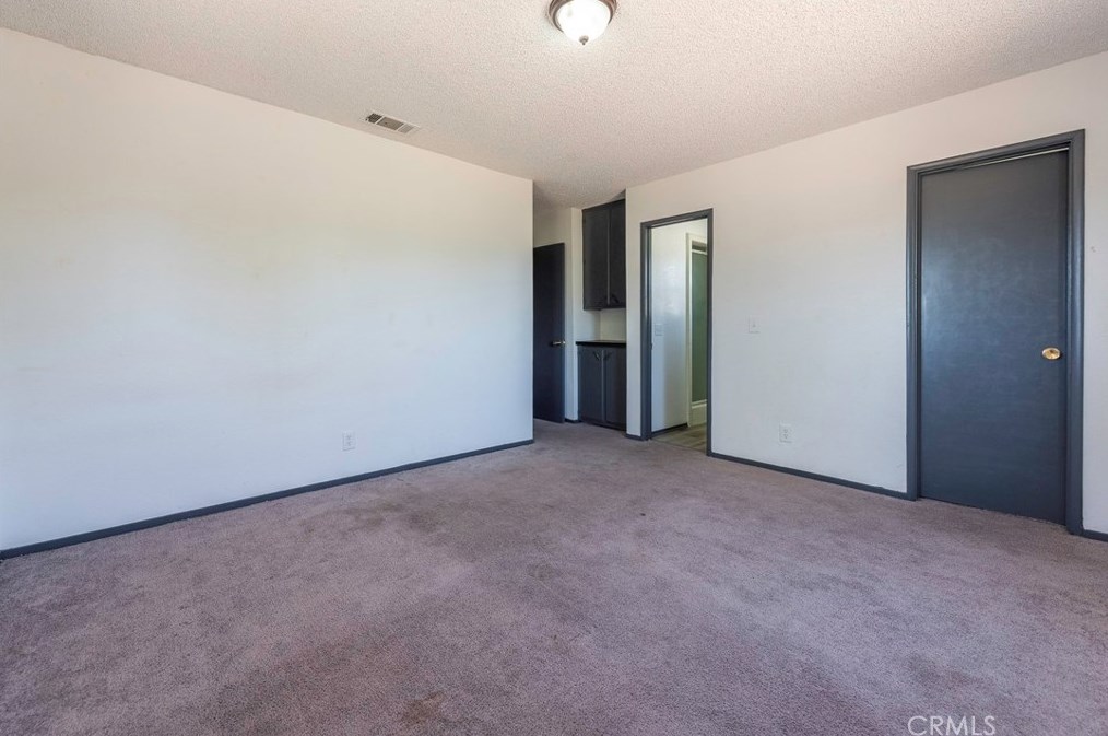 14524 Willow St, Hesperia CA  92345-2725 exterior