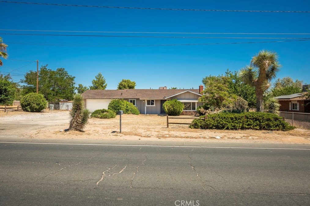 14524 Willow St, Hesperia CA  92345-2725 exterior