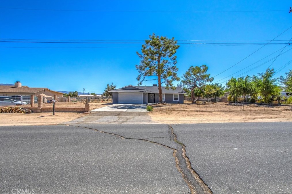 19161 Vine St, Hesperia, CA 92345