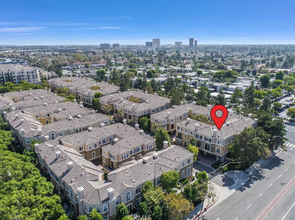 3401 Main St, Santa Ana CA  92707-4306 exterior