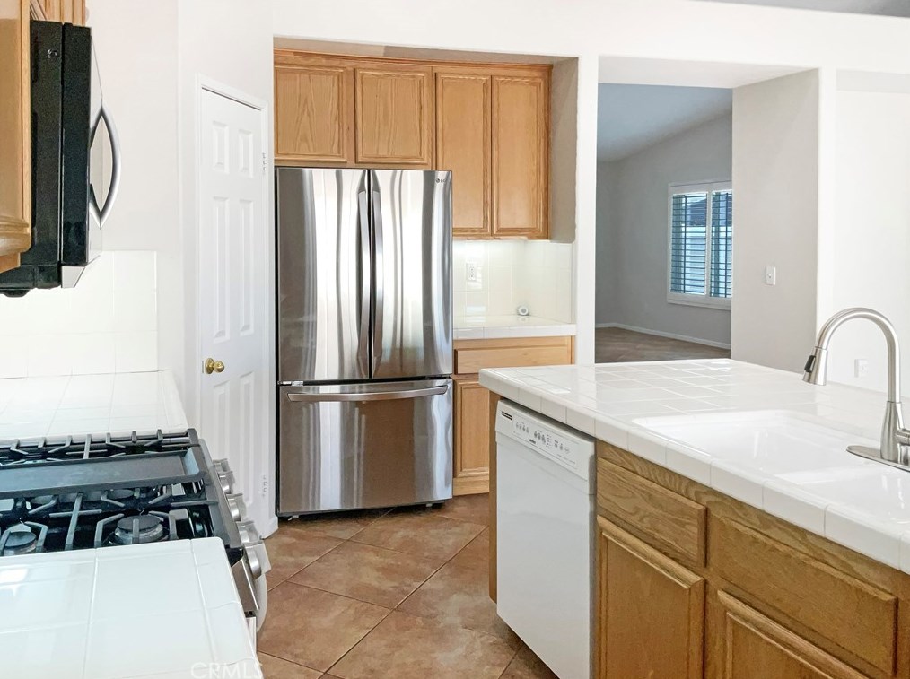 13180 Cameron St, Victorville, CA 92392