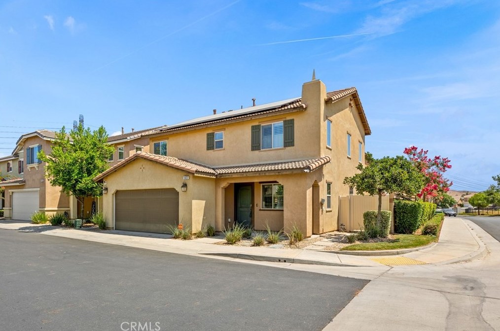 1422 Dianthus Wy, Beaumont, CA 92223