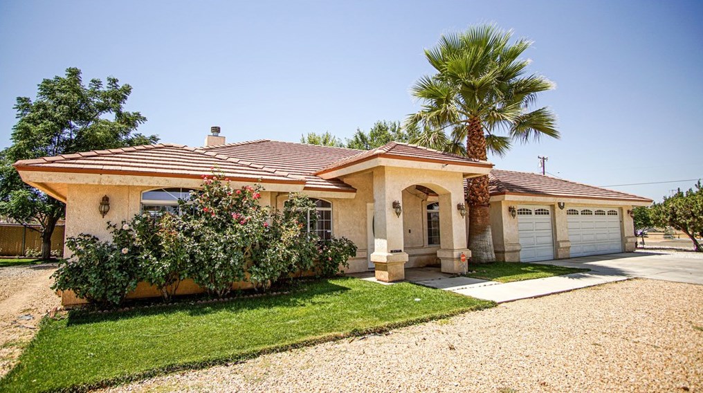 16711 E Ave, Hesperia, CA 92345